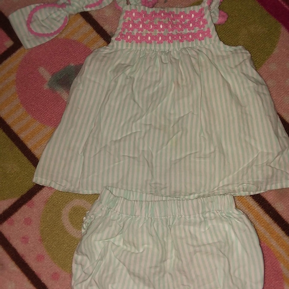 Babygirl outfit - Picture 2 of 2